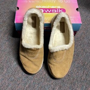 Skechers Go Walk Toasty size 8 Chestnut lined